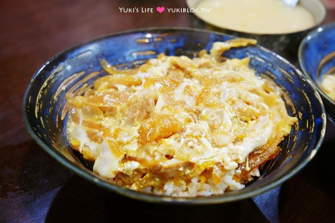 蘆洲美食【日廚生魚片丼】CP值超高百元超大塊魚肚生魚片丼、熟食海鮮丼等多款丼飯❤ - yuki.tw