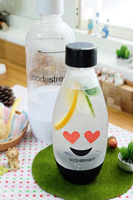 野餐派對好物【Sodastream Genesis White 氣泡水機】夢幻漸層氣泡飲自己也能做×經濟實惠又方便(加碼新款塗鴉寶特瓶) - yuki.tw