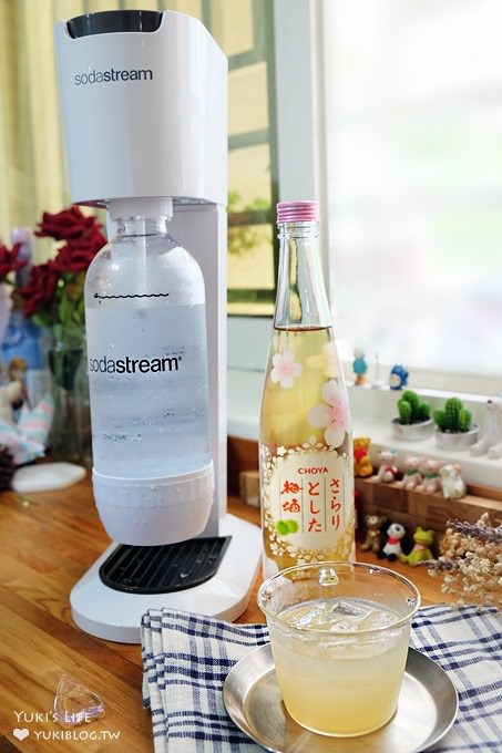 野餐派對好物【Sodastream Genesis White 氣泡水機】夢幻漸層氣泡飲自己也能做×經濟實惠又方便(加碼新款塗鴉寶特瓶) - yuki.tw