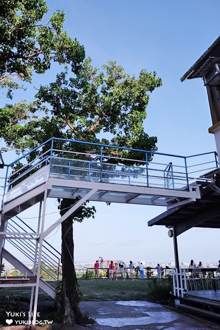 宜蘭員山親子景點【兔子迷宮景觀咖啡餐廳】浪漫天空步道再升級×全新沙坑溜滑梯×戲水池×粉紅樹屋~超棒夜景約會好去處! - yuki.tw