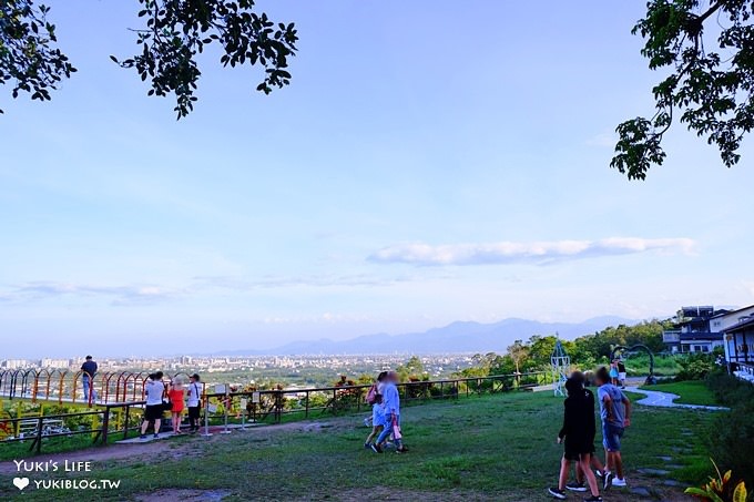 宜蘭員山親子景點【兔子迷宮景觀咖啡餐廳】浪漫天空步道再升級×全新沙坑溜滑梯×戲水池×粉紅樹屋~超棒夜景約會好去處! - yuki.tw