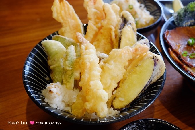 台中美食【空海拉麵】穿圍兜吃拉麵~日本連線連鎖口味❤ - yuki.tw