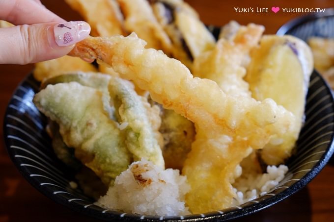 台中美食【空海拉麵】穿圍兜吃拉麵~日本連線連鎖口味❤ - yuki.tw