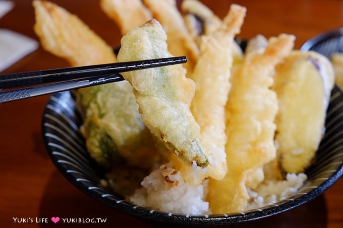 台中美食【空海拉麵】穿圍兜吃拉麵~日本連線連鎖口味❤ - yuki.tw