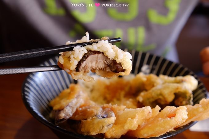 台中美食【空海拉麵】穿圍兜吃拉麵~日本連線連鎖口味❤ - yuki.tw