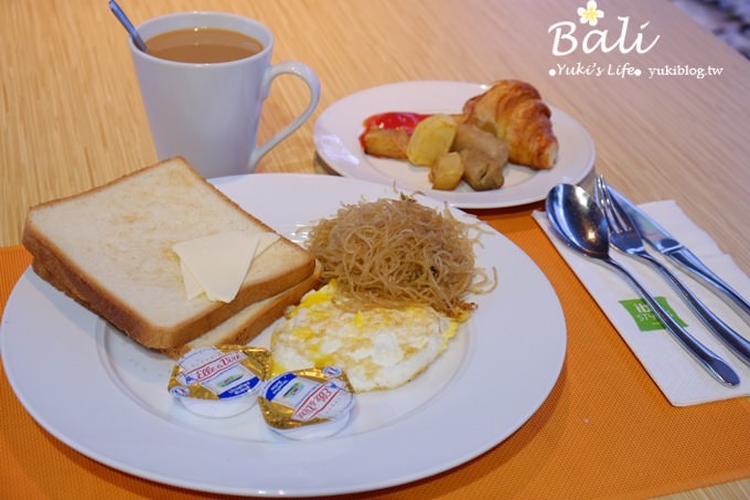 峇里島住宿推薦【IBIS宜必思】連鎖便宜CP值高飯店!房間好寬敞.有游泳池、早餐(已抽出Yuki峇里島明信片) - yuki.tw