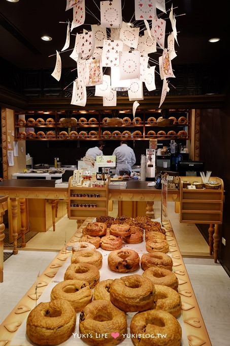 日本麵包┃愛天空ANTIQUE-Heart Bread~魔幻巧克力圈把手超夢幻＠捷運忠孝新生站 - yuki.tw