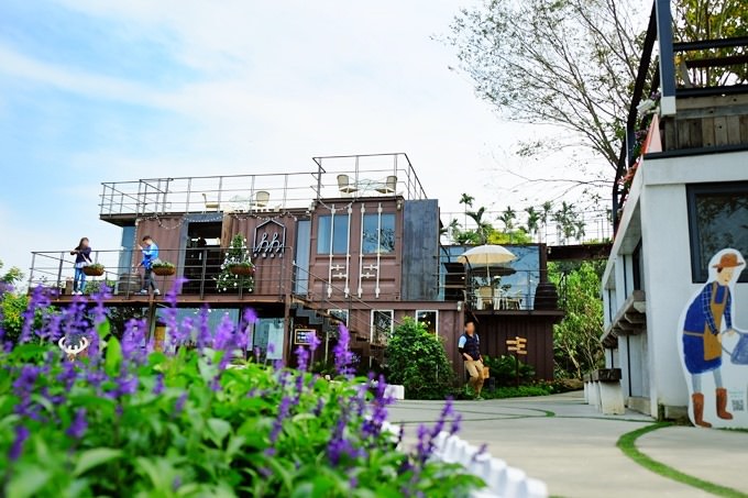 嘉義親子景點【幸福山丘HappyHill】大草皮貨櫃屋景觀餐廳×烘焙、甜點、早午餐×賞油桐花、落羽松好去處 - yuki.tw