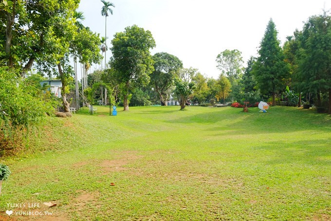 嘉義親子景點【幸福山丘HappyHill】大草皮貨櫃屋景觀餐廳×烘焙、甜點、早午餐×賞油桐花、落羽松好去處 - yuki.tw