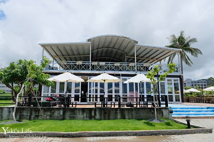 屏東景點【墾草趣生態園】梅花鹿園區新景點！親子室內餵草泥馬、小兔子 - yuki.tw