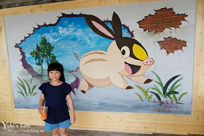 屏東景點【墾草趣生態園】梅花鹿園區新景點！親子室內餵草泥馬、小兔子 - yuki.tw