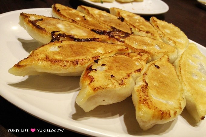 台北永康街美食【東門餃子館】酸菜白肉鍋酸到骨子裡、煎餃多汁 @東門站 - yuki.tw