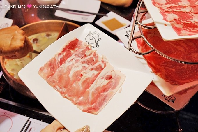 蘆洲美食【小蒙牛頂級麻辣養生鍋】杯裝哈根達斯、安格斯牛海鮮吃到飽火鍋(平版點餐)送餐快速肉好吃~蝦子大尾CP值高! - yuki.tw