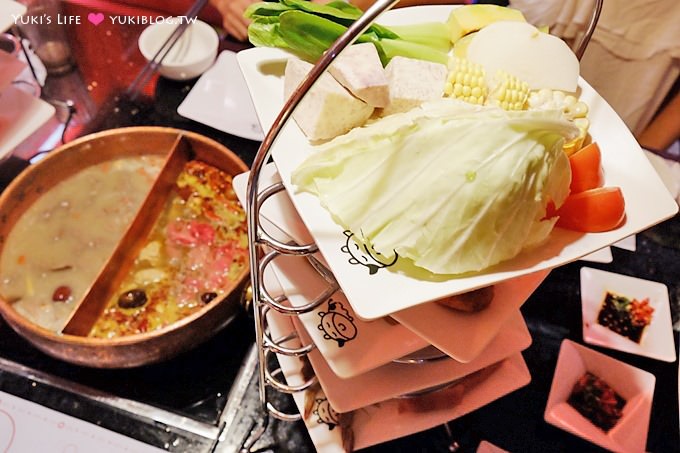 蘆洲美食【小蒙牛頂級麻辣養生鍋】杯裝哈根達斯、安格斯牛海鮮吃到飽火鍋(平版點餐)送餐快速肉好吃~蝦子大尾CP值高! - yuki.tw