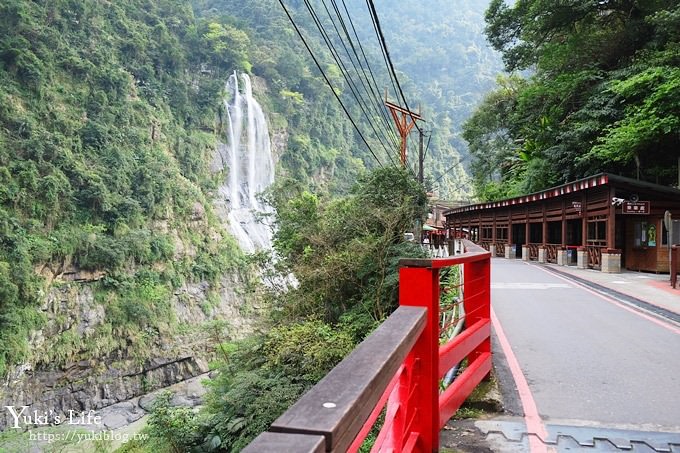 烏來老街一日遊》烏來老街美食推薦，泡湯搭台車親子之旅超好玩 - yuki.tw