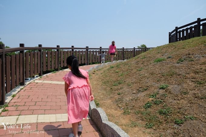 台中景點【大雅中科公園】三道山丘磨石子溜滑梯×沙坑、野餐、騎腳踏車親子景點 - yuki.tw