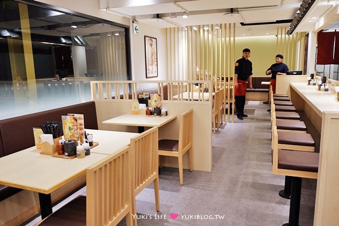 台北車站美食【吉豚屋かつや】平價日本連鎖豬排專門店、台灣1號店、外酥內嫩真的好好吃(HOYII北車站) - yuki.tw