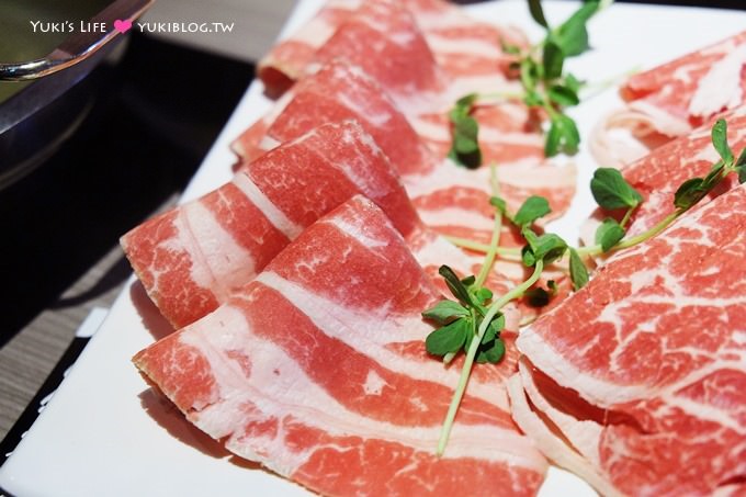 台北東區火鍋【鑫鱻鍋の物】菜盤可換肉盤、頂級肉平價享受鍋物新開幕@忠孝復興站(持DM送肉盤、打卡又送肉盤) - yuki.tw