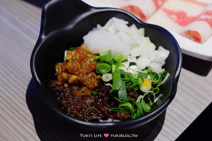 台北東區火鍋【鑫鱻鍋の物】菜盤可換肉盤、頂級肉平價享受鍋物新開幕@忠孝復興站(持DM送肉盤、打卡又送肉盤) - yuki.tw