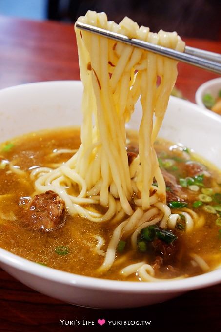 台北美食【七十二牛肉麵】牛肋條+紅燒湯頭、台版米其林評鑑四顆星的牛肉麵 @忠孝新生站 - yuki.tw