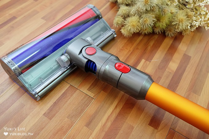 居家必備【Dyson V8 absolute+ 無線吸塵器】超強吸力×免彎腰免接電線！打掃方便好用又有效率！ - yuki.tw