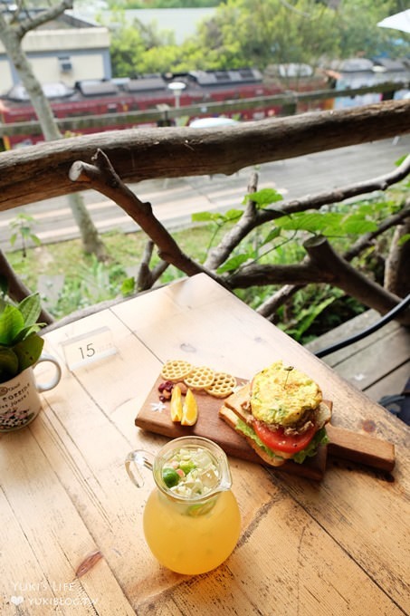 新竹景點【內灣好客好品希望工場】火車景觀餐廳藝術園區×親子好去處(漫畫館、雨天景點) - yuki.tw