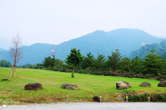 嘉義免費親子景點【旺萊山愛情大草原】愛情圖書館超好拍×免費試吃鳳梨酥×野餐騎腳踏車好去處！ - yuki.tw