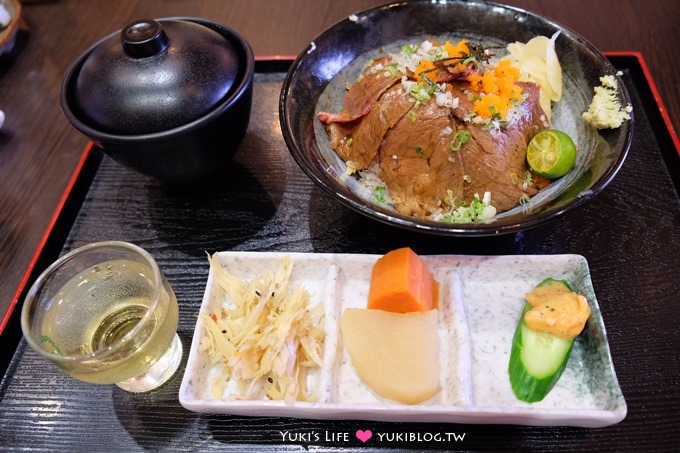 台中西屯區【神川吞日式料理】高人氣炙燒和牛丼、豪華雙炙海陸丼、海鮮丼～也有商業午餐 - yuki.tw