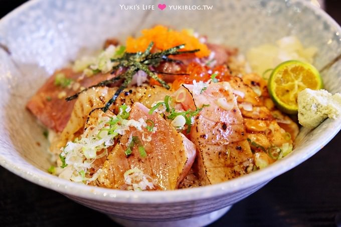 台中西屯區【神川吞日式料理】高人氣炙燒和牛丼、豪華雙炙海陸丼、海鮮丼～也有商業午餐 - yuki.tw