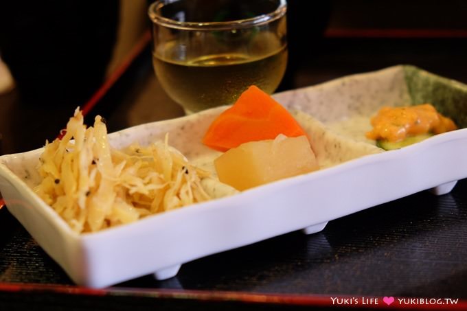 台中西屯區【神川吞日式料理】高人氣炙燒和牛丼、豪華雙炙海陸丼、海鮮丼～也有商業午餐 - yuki.tw