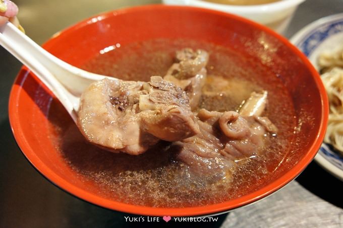 桃園美食【中壢夜市】簡師父麻辣臭豆腐 & 辣餅 & 黃記麻油雞 & 開運屋手工QQ蛋 - yuki.tw