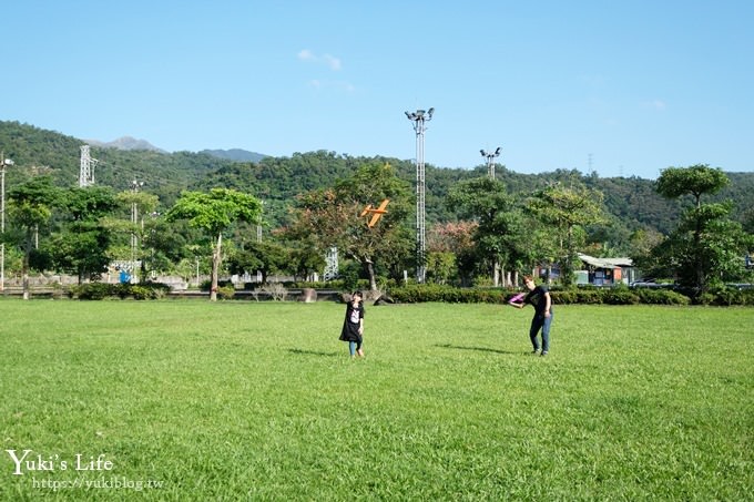 宜蘭新景點【蜂巢基地兒童遊樂場】土堤滑梯×沙坑×落羽松秘境(頭城運動公園) - yuki.tw