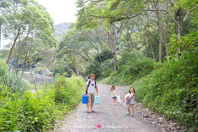 南投埔里【聽瀑營地】溪邊玩水烤肉、露營、野餐、小孩親子一日遊景點 - yuki.tw