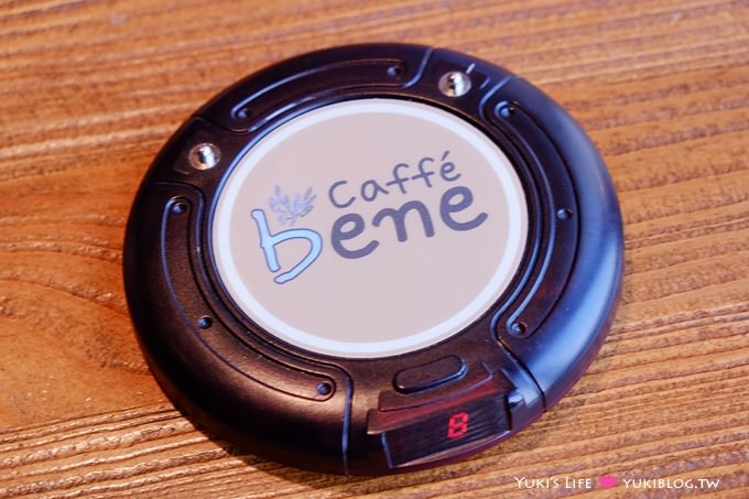 韓國首爾必吃【Caffe bene】超美味大蒜起司厚片土司~推薦一定要吃的夢幻下午茶❤明洞店 - yuki.tw