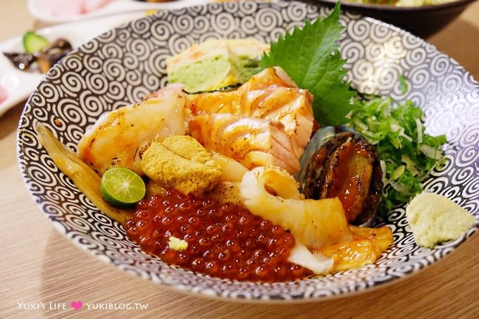 台中美食【隱藏丼飯達人】超青超海味炙燒海鮮丼.燒肉丼也好讚~每一種都想吃呀!(文心五權店) - yuki.tw