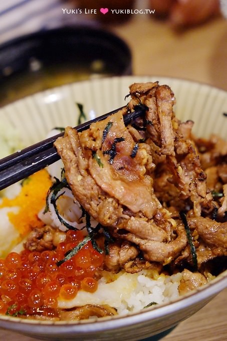 台中美食【隱藏丼飯達人】超青超海味炙燒海鮮丼.燒肉丼也好讚~每一種都想吃呀!(文心五權店) - yuki.tw