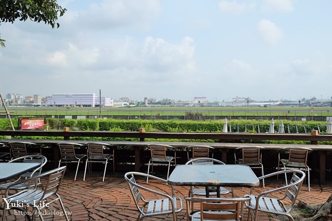 高雄景點【淨園機場咖啡休閒農場】南洋風賞飛機景觀餐廳×超嗨零距離動物園×親子聚餐好去處 - yuki.tw